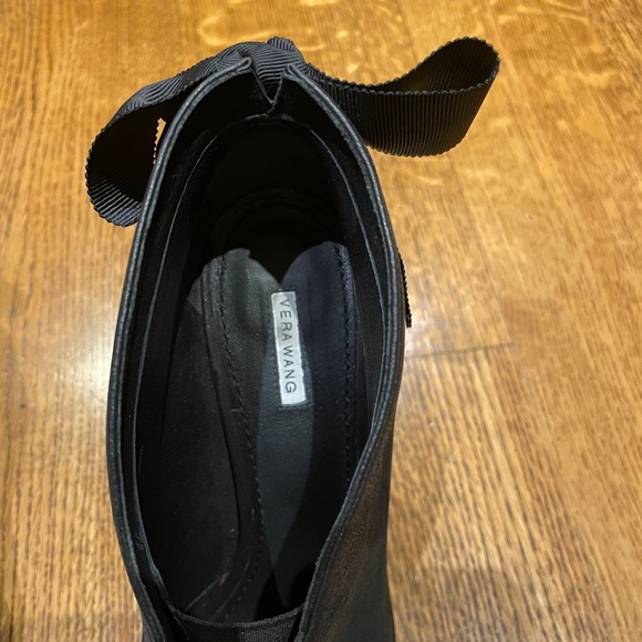 Vera Wang- peep toe heels with bow in back Size 7 - Picture 12 of 13